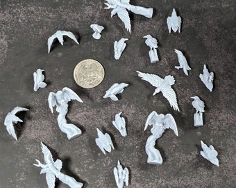 Raven Miniatures DnD Dungeons and Dragons 28mm/32mm DnD Scatter Terrain Basing Materials Raven Bird Miniature Figurines Diorama Basing Set