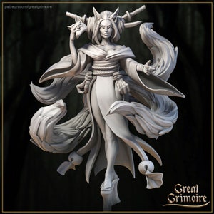 Kitsune Miniatura DnD Dungeons and Dragons 28 mm/32 mm Hoja del Bosque Miniatura RPG Figura de Kitsune con Cola Pathfinder 5e DnD