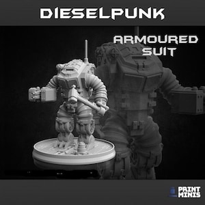 Może przedstawiać: Szara miniatura pancerza Dieselpunk z młotem, na okrągłej platformie. Większa, zacieniona wersja w tle. Teksty "DIESELPUNK" i "ARMOURED SUIT" znajdują się u góry.