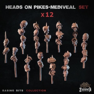 Könnte beinhalten: Ein Set mit 12 Miniaturköpfen auf Piken, die für den Einsatz in Tabletop-Kriegsspielen gedacht sind. Die Köpfe sind im mittelalterlichen Stil gestaltet und zeigen eine Vielzahl von Gesichtsausdrücken. Das Set ist mit "Heads on Pikes - Medieval Set x12" beschriftet.