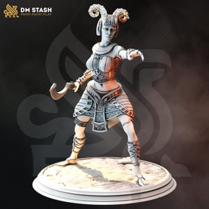 Exotic Tiefling Warlock Miniature DnD Dungeons and Dragons 28mm/32mm/38mm Fantasy Female Demonspawn 5e Tiefling Miniature TTRPG Pathfinder
