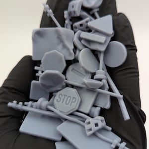 37個の道路標識（ベースビット2.0）28 mm / 32 mm TTRPG 40Kポストアポックウォーゲームベースマテリアルディストピア都市道路標識風景要素ZbW