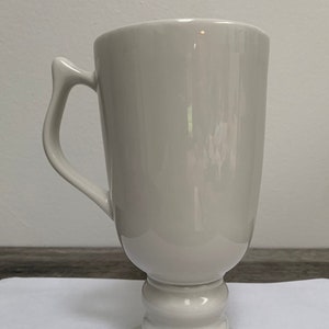Hall Pedestal Mug