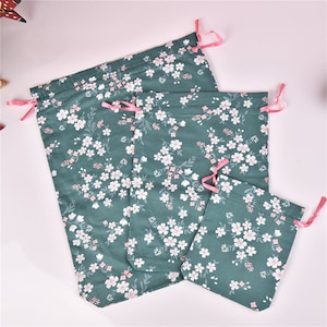 Sac cadeau fleurs de cerisier, fourre-tout vert, sac de rangement durable avec cordon de serrage, sac en tissu de coton de qualité, cadeau de mariage/fête des mères Size S+M+L