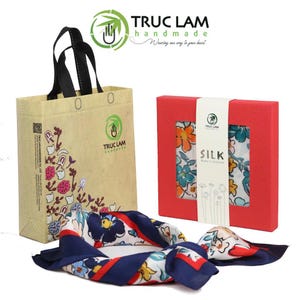High-end Women&#39;s Fashion Square Silk Scarf with Multi-Color Floral Pattern 70x70cm Truc Lam Handmade