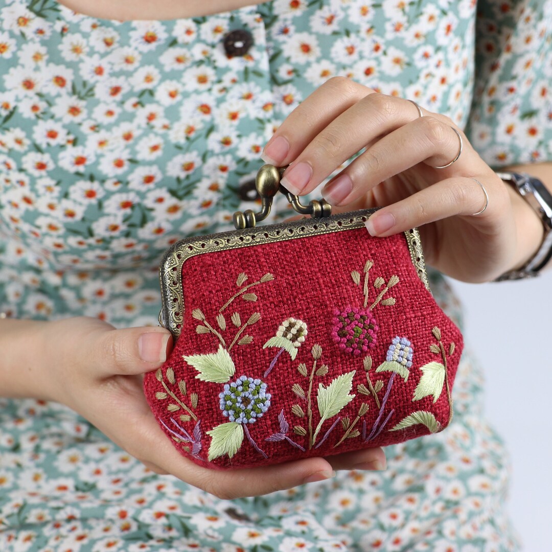 ポーチ COIN AND CARD POUCH IN TARTAN WITH TRIOMPHE EMBROIDERY Coin Purse With Strap, Embroidered Coin Purse - Etsy