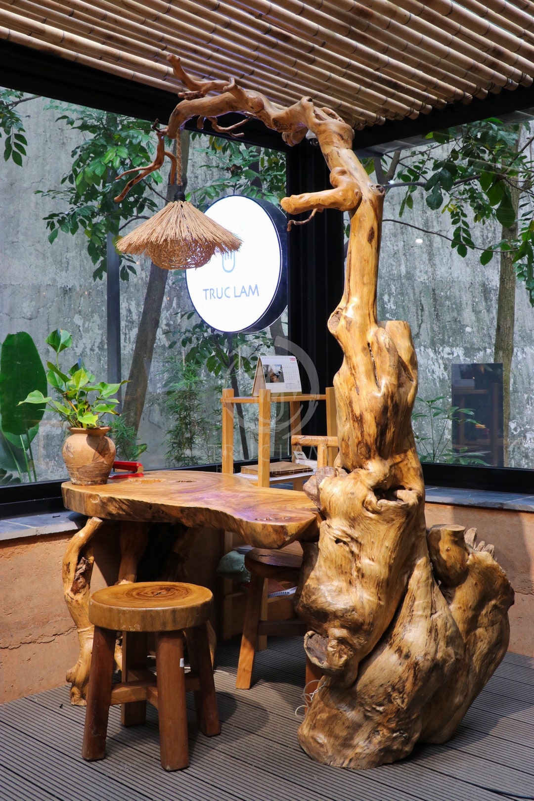 Driftwood Tree Stump Table With Rustic Lamp: Unique Home Decor ...