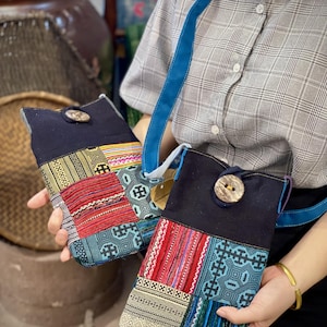 Sac à bandoulière hmong en brocart fait main, porte-monnaie en patchwork pour passeport pour téléphone