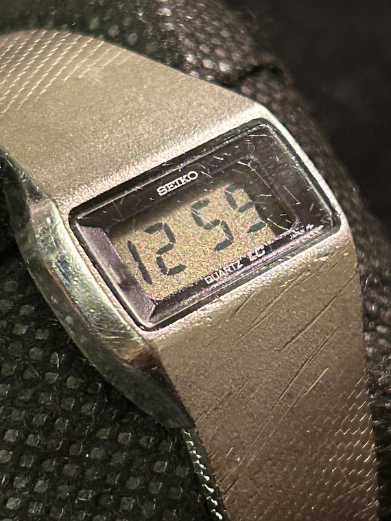 Seiko Ladies Digital Watch View 4