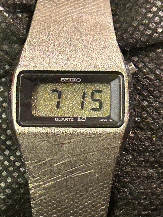 Seiko Ladies Digital Watch View 2