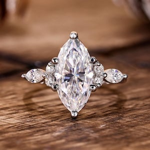 Anillo de compromiso de moissanita de talla marquesa: solitario de 2,48 quilates, hecho a mano