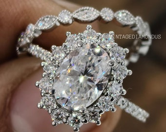 Oval Cut Halo Moissanite Diamond Ring, Sparkling Vintage Style Matching Wedding Band, Classic Combination Of Oval Cut Moissanite Ring Set