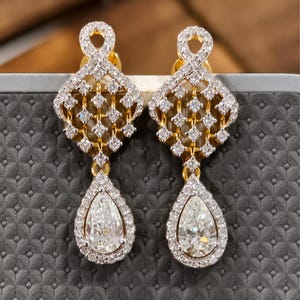 Elegantes pendientes de moissanita con forma de pera, joyería nupcial colgante con acabado dorado, diseño infinito con tachuelas de moissanita, regalo de boda para ella.
