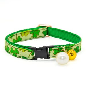 Collar para gatos, hierba de la suerte de Pascua, collar para gatos / cascabel y perla a juego / boda / tamaños de gato y perro pequeño