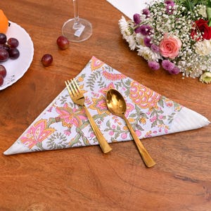 Set di tovaglioli da tavola stampati a mano, decorazioni per feste, tovaglioli in tessuto rosa chiaro con stampa a mano, set di 4 tovaglioli in puro cotone con stampa floreale.