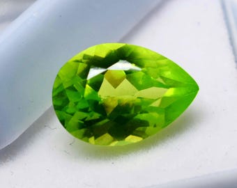 Natural Green Peridot Gemstone: Pear Cut, 8-10 Ct, Pakistan Origin