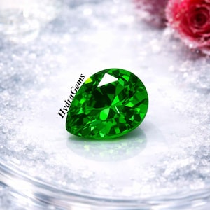 Royal Forest Green Granat im Birnenschliff, seltener natürlicher Tsavorit-Granat aus Kenia, luxuriöses Valentinstagsgeschenk, Edelstein für Verlobungsringe und edlen Schmuck