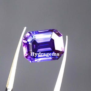 Bi-Color Ceylon Sapphire Gemstone: Emerald Cut, 7-8 Ct, High Jewelry