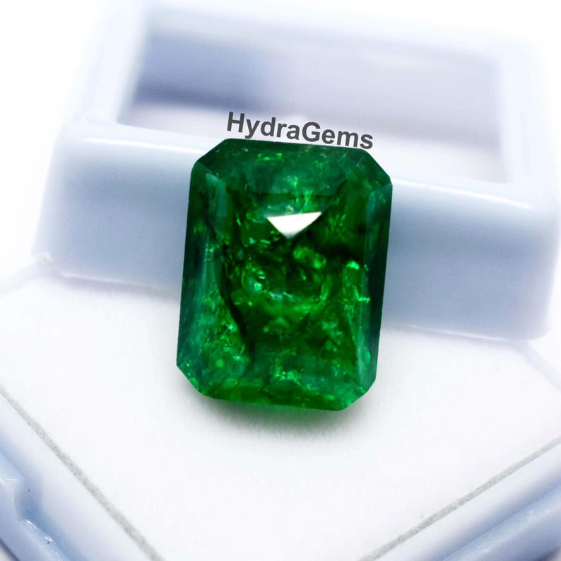 Vivid Green Emerald In Emerald Shape 9.30 Carat Fine Quality Emerald Cut Gemstone Certified Loose Gemstone Pendant Emerald, Earring Emerald image 8