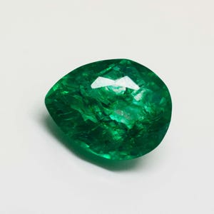 Brilliant Cut Pear Shaped New Vivid Rich Green Emerald 14.00 Ct Stone Rich Green AAA Emerald Certified Loose Emerald Gemstone For Jewelry