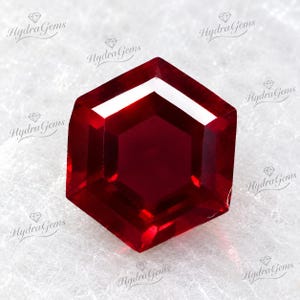 Exquisite 7 Ct Red Ruby Hexagon Cut Certified Loose Gemstone Deep Crimson Red Gem for Luxury Jewelry Unique Gift for Gem Collectors