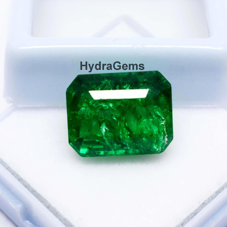 Vivid Green Emerald In Emerald Shape 9.30 Carat Fine Quality Emerald Cut Gemstone Certified Loose Gemstone Pendant Emerald, Earring Emerald image 5