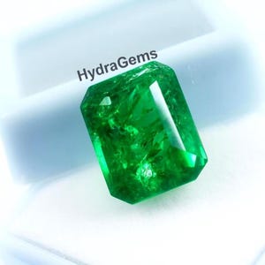 Vivid Green Emerald In Emerald Shape 9.30 Carat Fine Quality Emerald Cut Gemstone Certified Loose Gemstone Pendant Emerald, Earring Emerald image 4