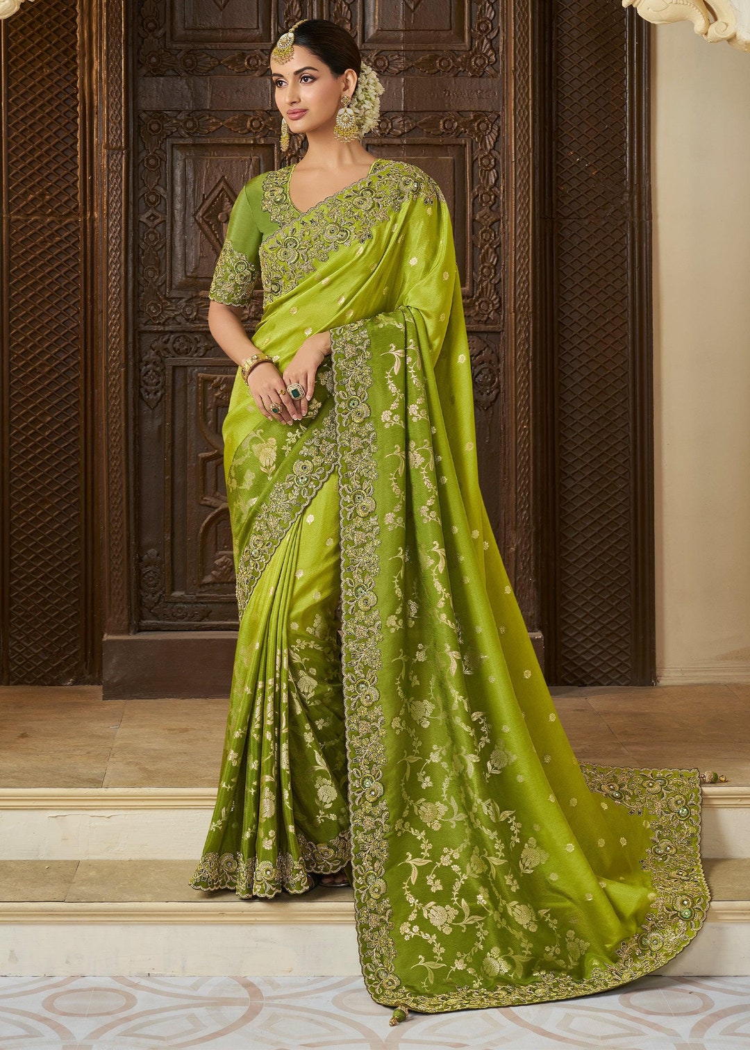 Women's Dola Silk Grey Printed Designer Saree With Blouse Piece