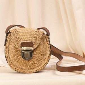 Handmade Small Round Vegan Handwoven Shoulder Hemp Bag, Handmade Natural Hemp Crossbody Fiber Bag, Fashion Vegan Hemp Bags, Unique Boho Bag