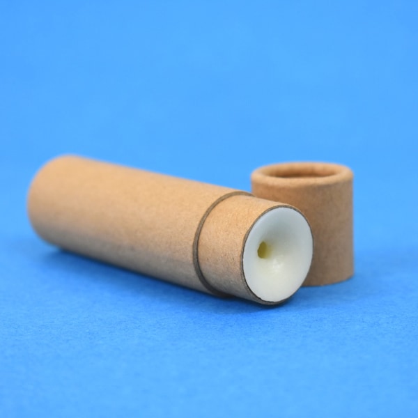 Packung mit 14 ml Lippenbalsamtuben aus Pappe – biologisch abbaubare, umweltfreundliche Push-up-Tuben