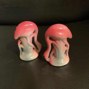 Vintage Florida Pink Flamingo Salt and Pepper Shakers