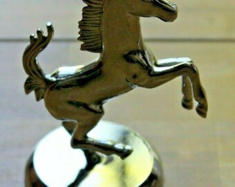 銀メッキのフェラーリ跳ね馬マスコット - デスク用彫像ギフト - Etsy 日本