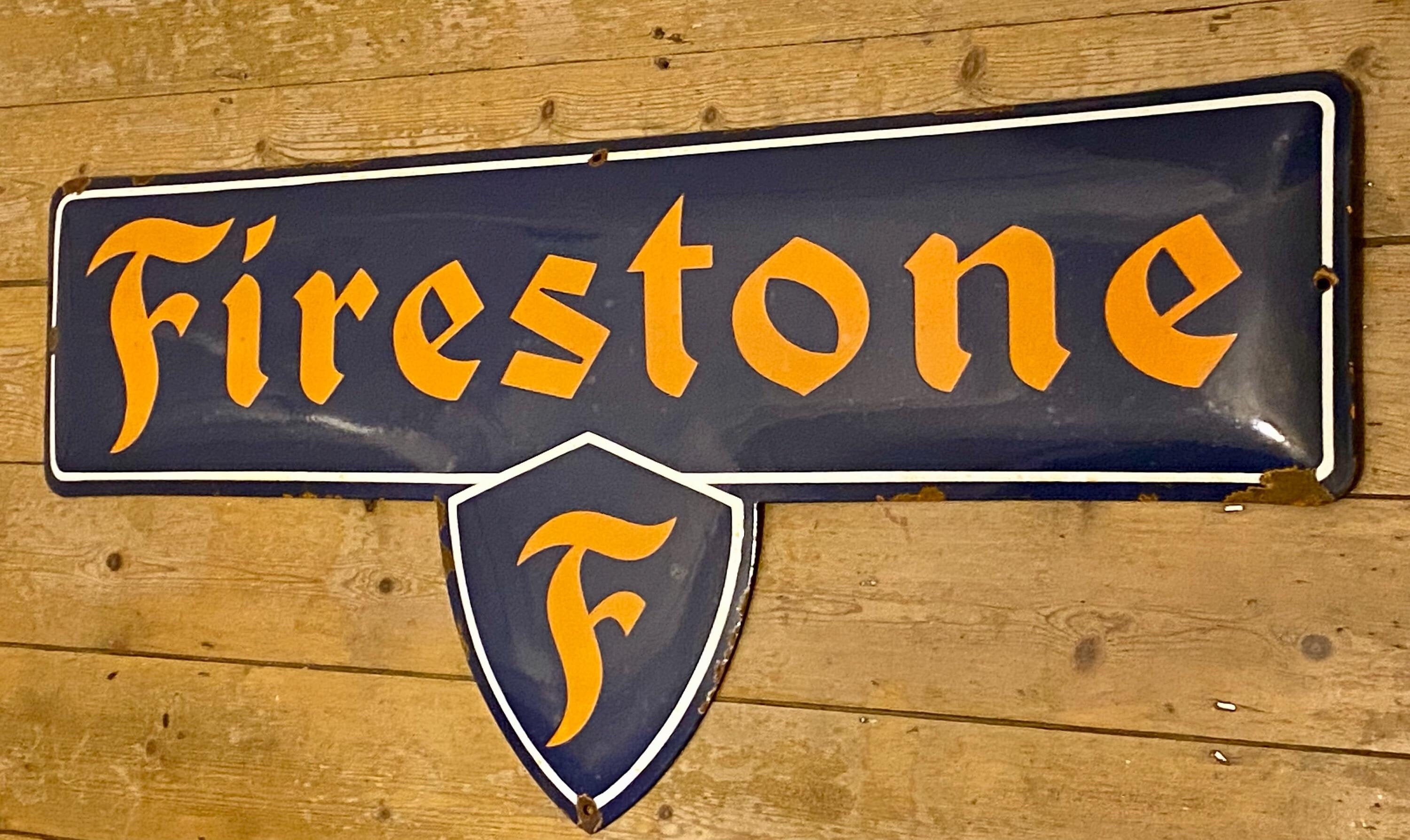 Letrero esmaltado de neumáticos Firestone poco común - Automobilia de mediados de siglo