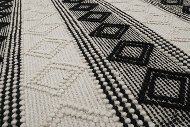 Esprit Teppich handgewebt aus Wolle Cara weiß schwarz Bild 4