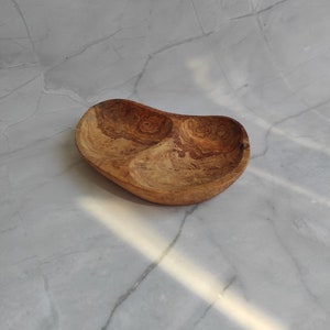 Aperitif plate with compartments in olive wood