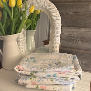 Vintage Floral Sheet Set: Retro Blue & Pink Flowers, Double Bed