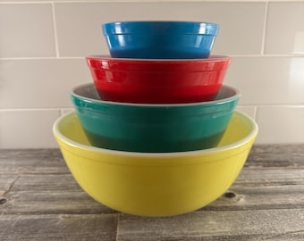 Pyrex Glass Nesting Bowl Set, Kitchenware, Primary Colours, 4