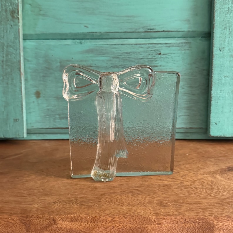 Two's Company Ribbon Bow Crystal Bud Vase - Thumbnail 3