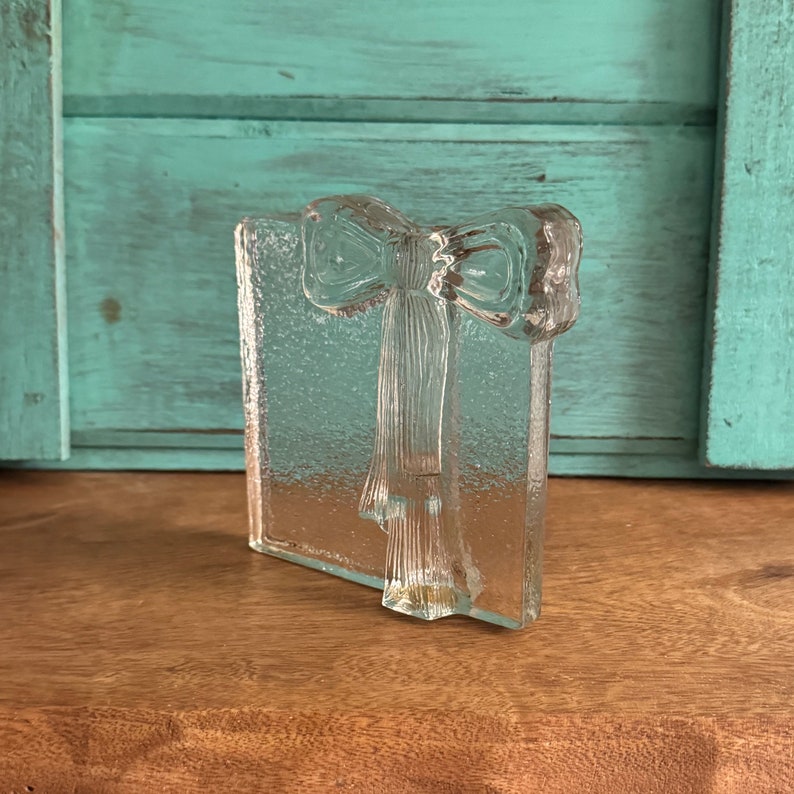 Two's Company Ribbon Bow Crystal Bud Vase - Thumbnail 4