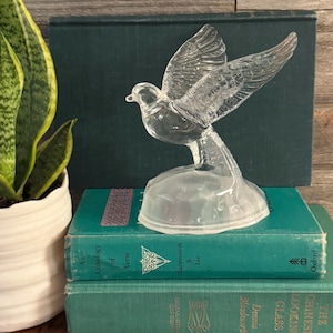 Vintage Crystal D&#39;Arques Dove Figurine: French Glass Bird Statue Paperweight