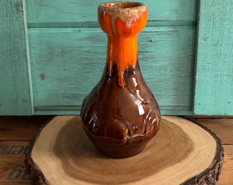 オレンジ色のセラミックネック花瓶、シャルル・ヴォルツ作、ヴァロリス