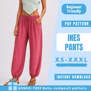 Puede incluir: Una persona con pantalones Ines rosa polvoriento con cintura con cordón y bolsillos. La imagen incluye el texto "Beginner Friendly", "PDF Pattern", "Ines Pants", "XS-XXXL" y "Instant Download". Bonus: Free Boho Jumpsuit pattern.