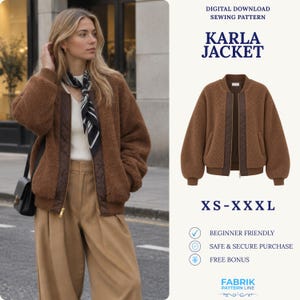 Pode incluir: Um casaco bomber de lã polar castanha com carcela frontal acolchoada e punhos canelados. O texto diz: DIGITAL DOWNLOAD SEWING PATTERN, KARLA JACKET, XS-XXXL, BEGINNER FRIENDLY, SAFE & SECURE PURCHASE, FREE BONUS, FABRIK PATTERN LINE.