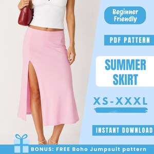 Puede incluir: Una falda midi de color rosa claro con una abertura lateral alta, combinada con un top blanco sin mangas. La imagen incluye el texto: Beginner Friendly, PDF PATTERN, SUMMER SKIRT, XS-XXXL, INSTANT DOWNLOAD y BONUS: FREE Boho Jumpsuit pattern.
