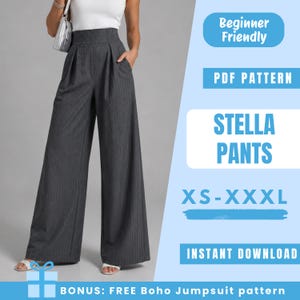 Puede incluir: Pantalones anchos de color gris oscuro con rayas finas, cintura alta y bolsillos laterales. El texto en la imagen dice: Beginner Friendly, PDF PATTERN, STELLA PANTS, XS-XXXL, INSTANT DOWNLOAD, BONUS: FREE Boho Jumpsuit pattern. Los pantalones tienen una cinturilla estructurada.