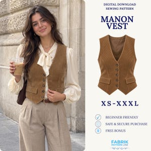 Peut inclure: Un gilet en velours côtelé marron avec une encolure en V, cinq boutons sur le devant et deux petites poches à rabat. Le texte sur l'image indique : DIGITAL DOWNLOAD SEWING PATTERN, MANON VEST, XS-XXXL, BEGINNER FRIENDLY, SAFE & SECURE PURCHASE, FREE BONUS, FABRIK PATTERN LINE.