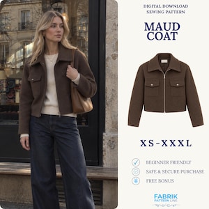 Puede incluir: Un patrón de costura digital descargable para el abrigo Maud, una chaqueta corta marrón con cuello, mangas largas y dos bolsillos en el pecho con solapas abotonadas. El diseño cuenta con una cremallera central y está disponible en tallas XS a XXXL.