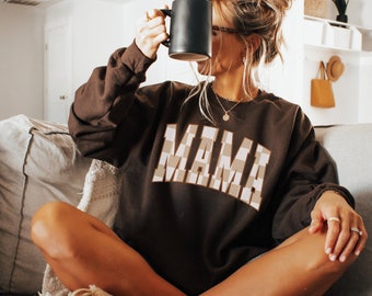 Chemise de maman esthétique à carreaux marron à carreaux ras du cou pour maman Sweat-shirt maman rétro, future chemise pour maman, cadeau de Noël pour maman, col rond pour maman tendance, cadeau pour nouvelle maman
