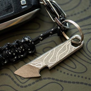 Titanium EDC Pry Bar Multi-tool – Keychain Bottle Opener, Scraper, Pry Bar