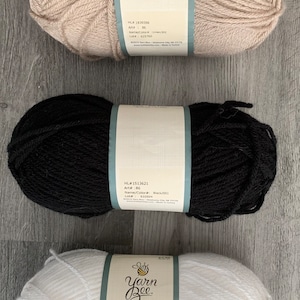 1 Skein (3 Skeins Available in 3 Colors)Yarn Bee Soft & Sleek Chunky Yarn, 5oz/142g, 211y/193m, 5 Bulky